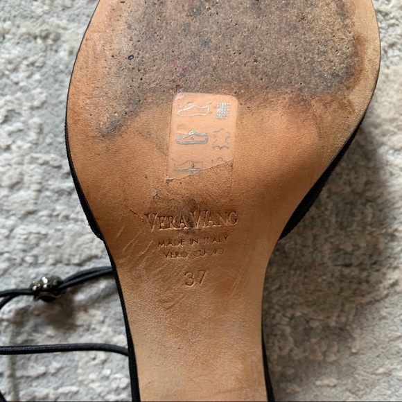 Vera Wang Heels - Picture 6 of 8